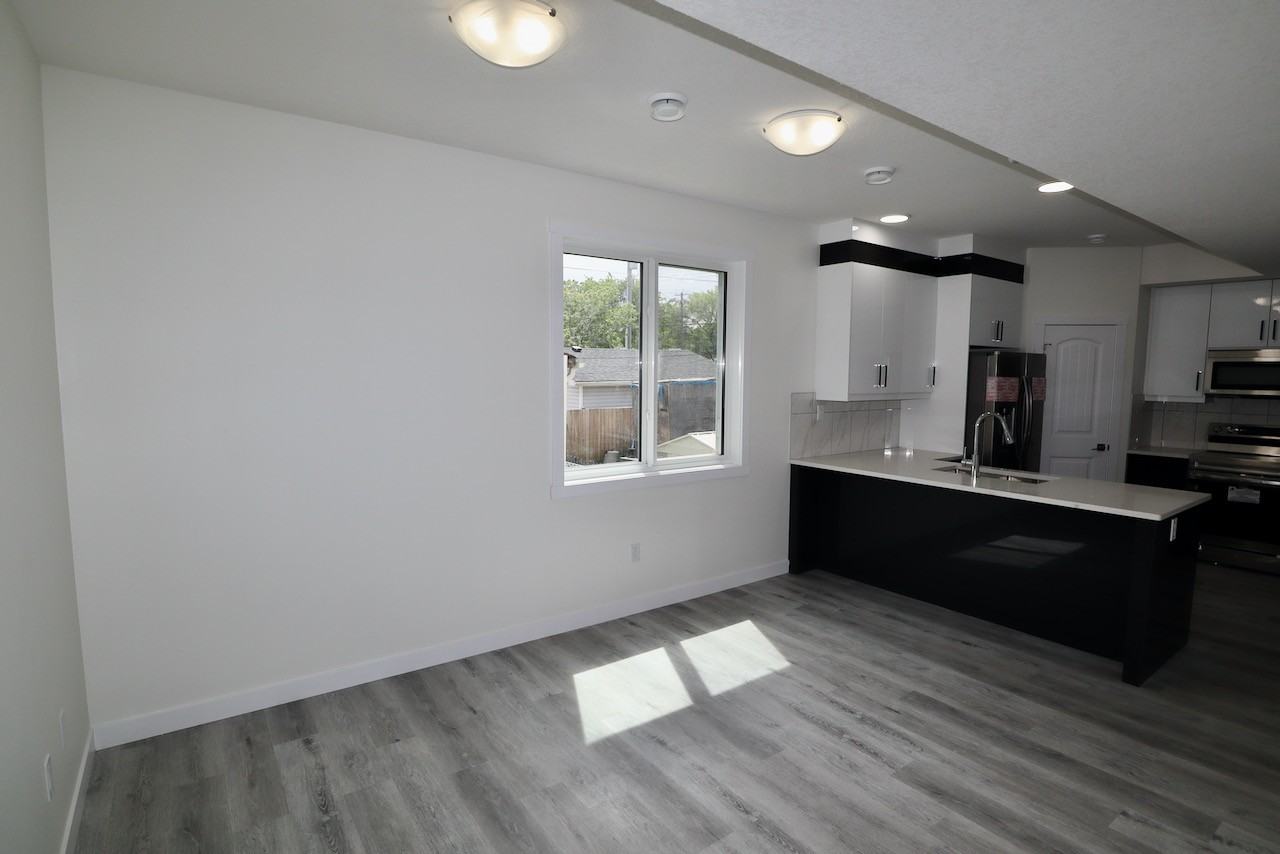 11602 82 St Nw Uppr - Photo 3 of 13