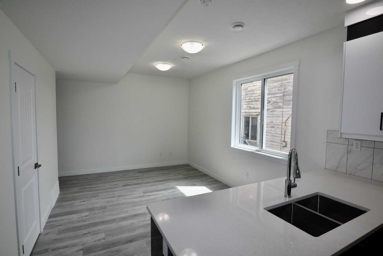 11602 82 St Nw Uppr - Photo 4 of 13