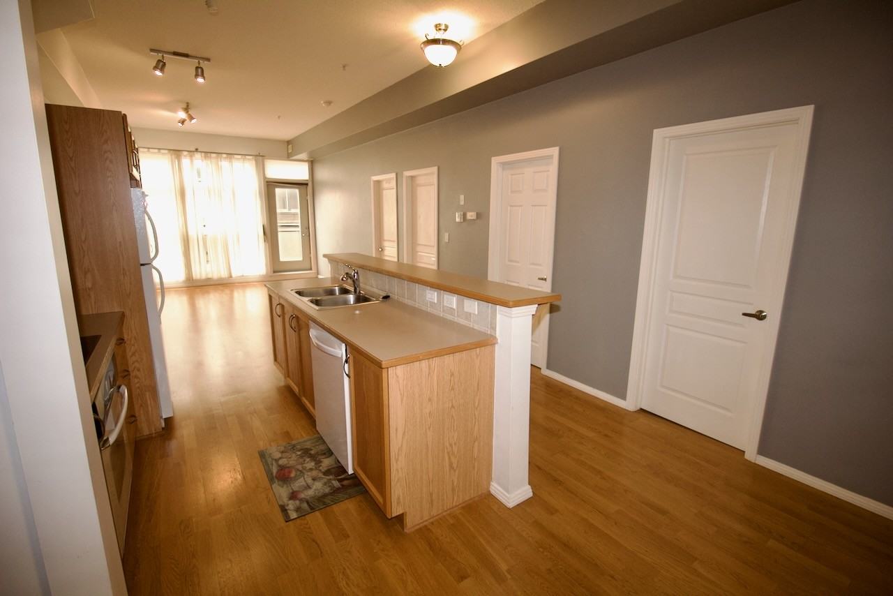 10100 122 St Nw - Photo 4 of 44