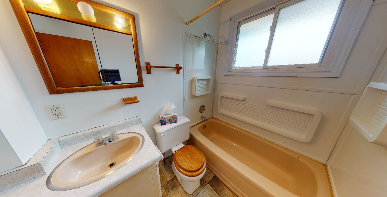 47 Cundles Road East - Photo 5 of 7