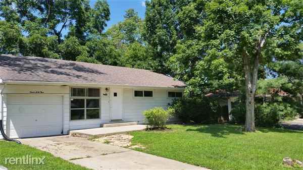1263 Murat Ct - Photo 2 of 15