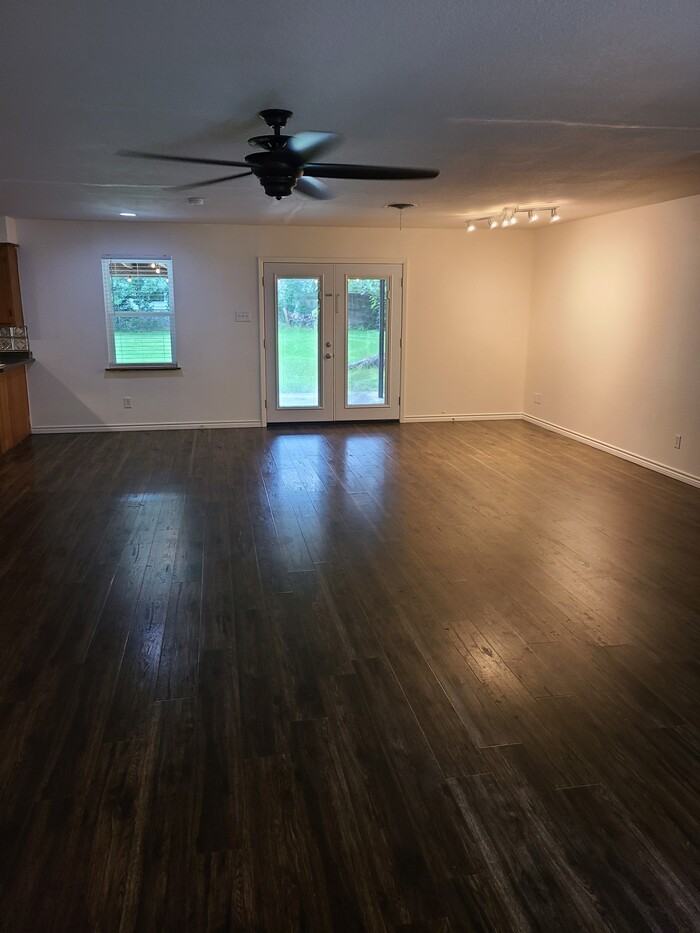 612 Hassett Ave - Photo 3 of 10