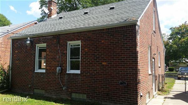 11703 Riverdale - Photo 2 of 3