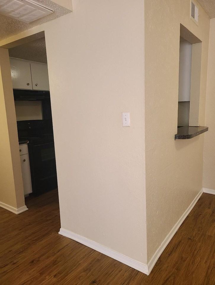 605 Del Paso St - Photo 2 of 18