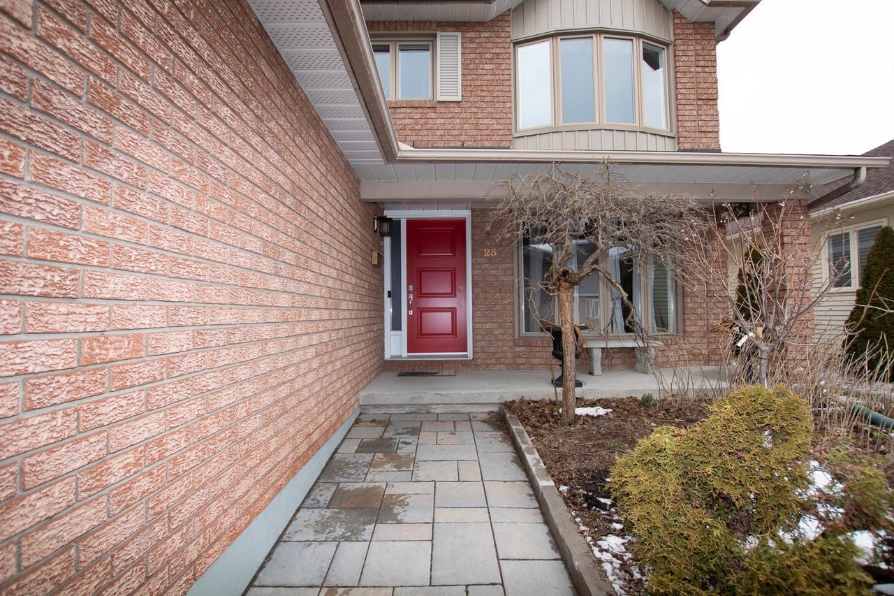 25 Claudet Crescent - Photo 2 of 42