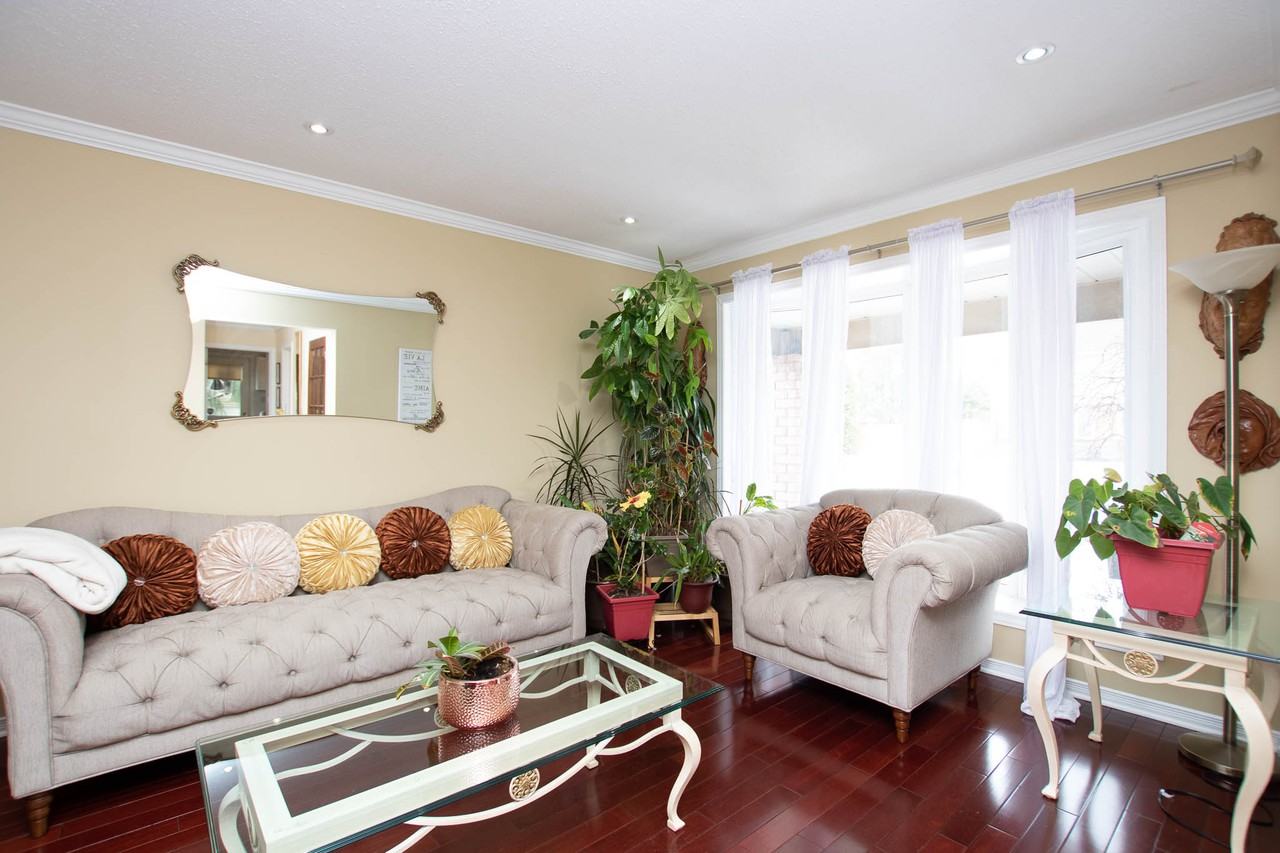 25 Claudet Crescent - Photo 7 of 42