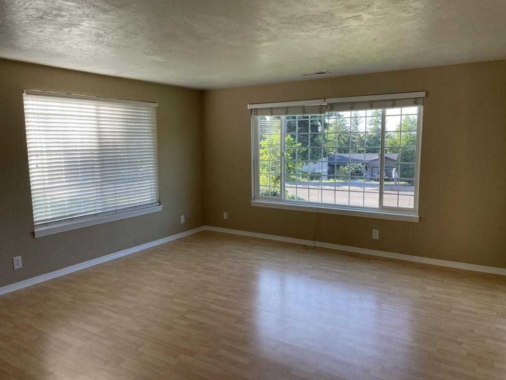 924 George St Nw - Photo 5 of 34