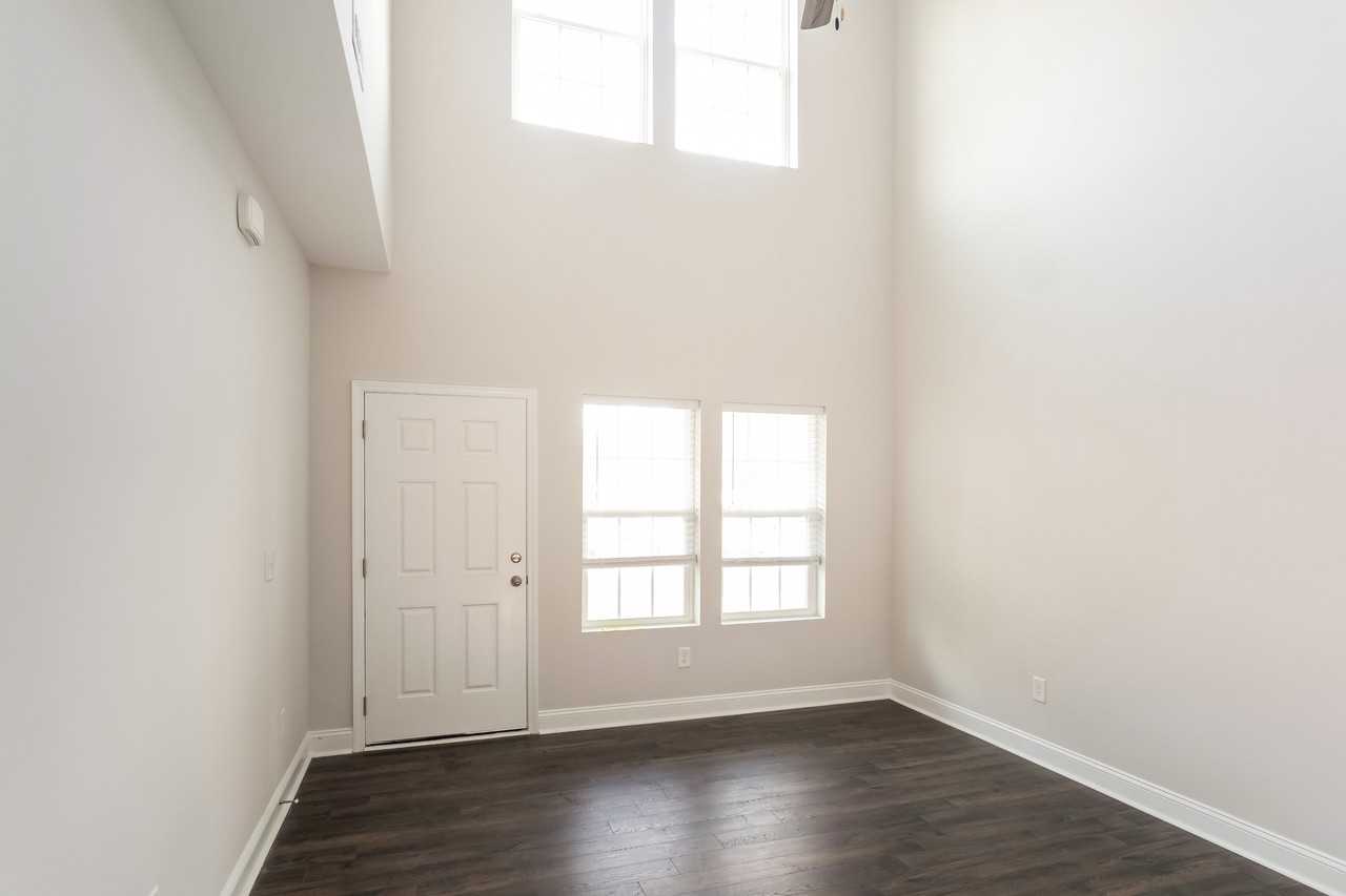 405 Trevally Ct - Photo 3 of 15