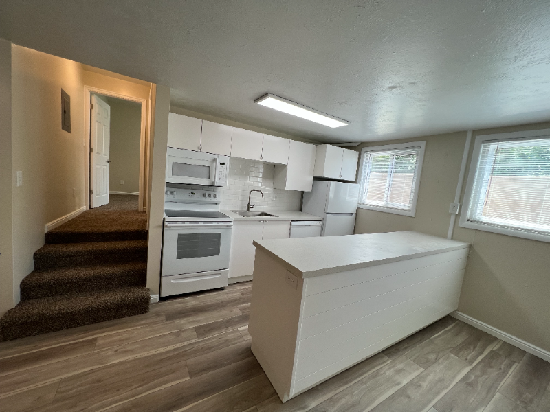 1362 Millcreek Way #B - Photo 3 of 4