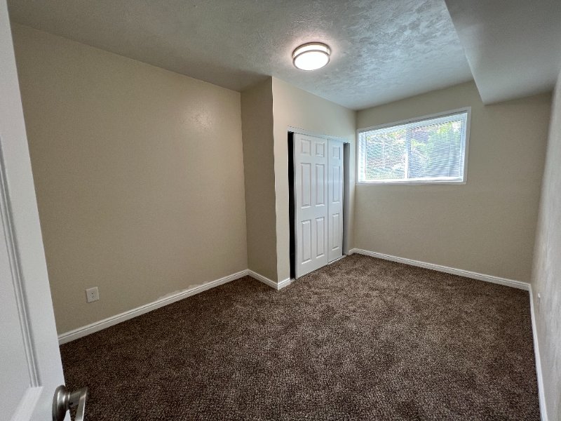 1362 Millcreek Way #B - Photo 4 of 4