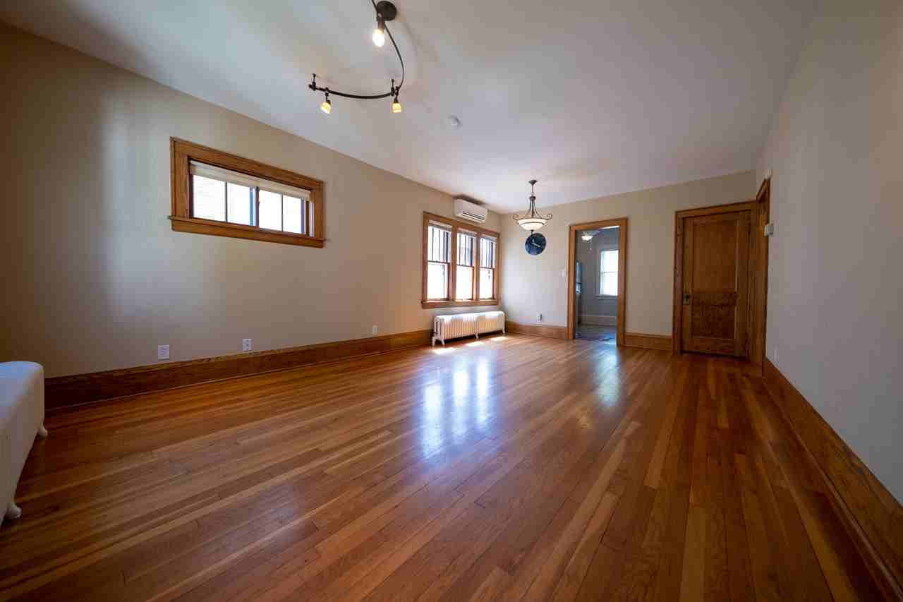 2138 Wellesley Ave #1 - Photo 3 of 25