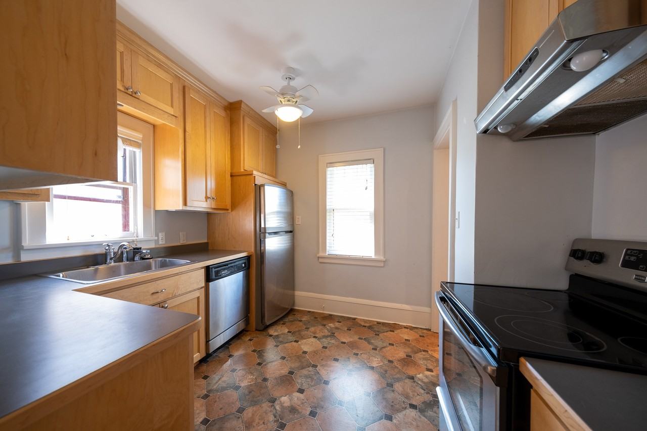 2138 Wellesley Ave #1 - Photo 4 of 25