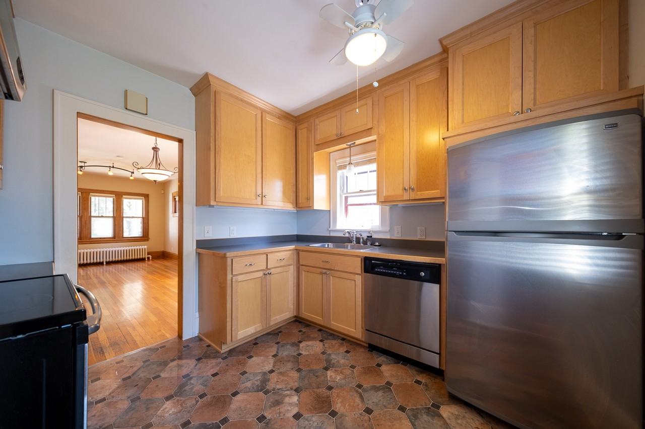 2138 Wellesley Ave #1 - Photo 5 of 25