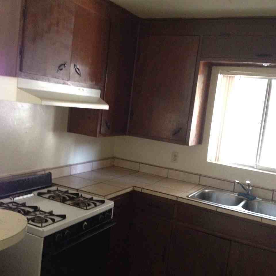 1029-1051 B Avenue - Photo 3 of 7