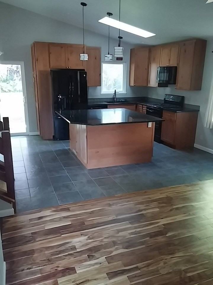 1725 Sagewood Dr - Photo 2 of 11