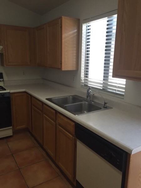 2769 N Pacific Dr - Photo 3 of 5