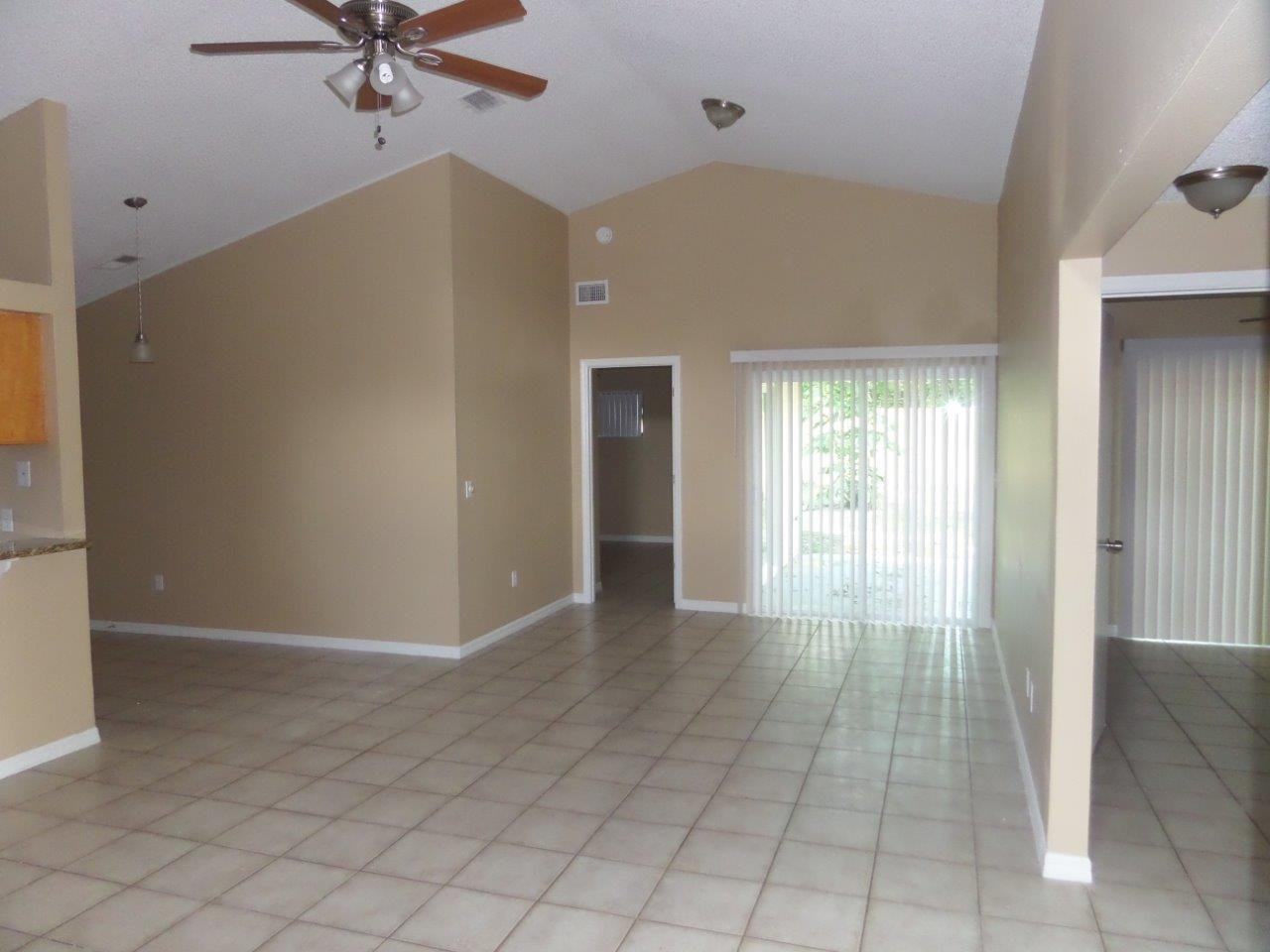 337 Providence Blvd - Photo 3 of 14