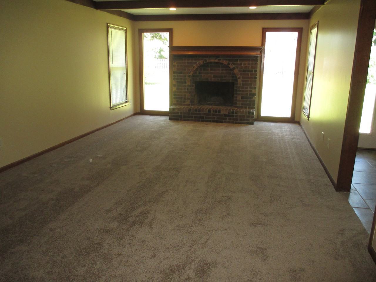 2209 NW 12 St - Photo 3 of 22
