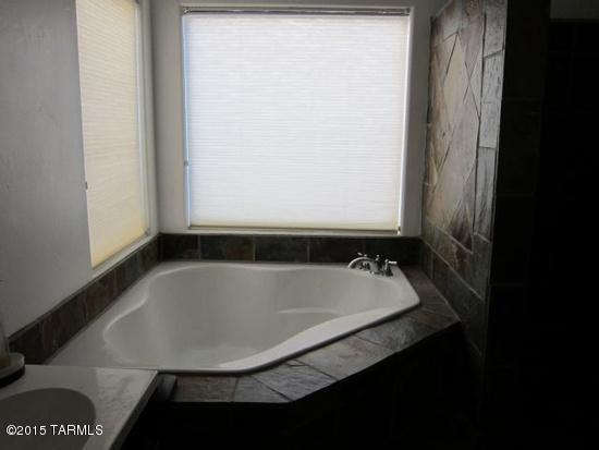 2911 W Placita Montessa - Photo 2 of 9