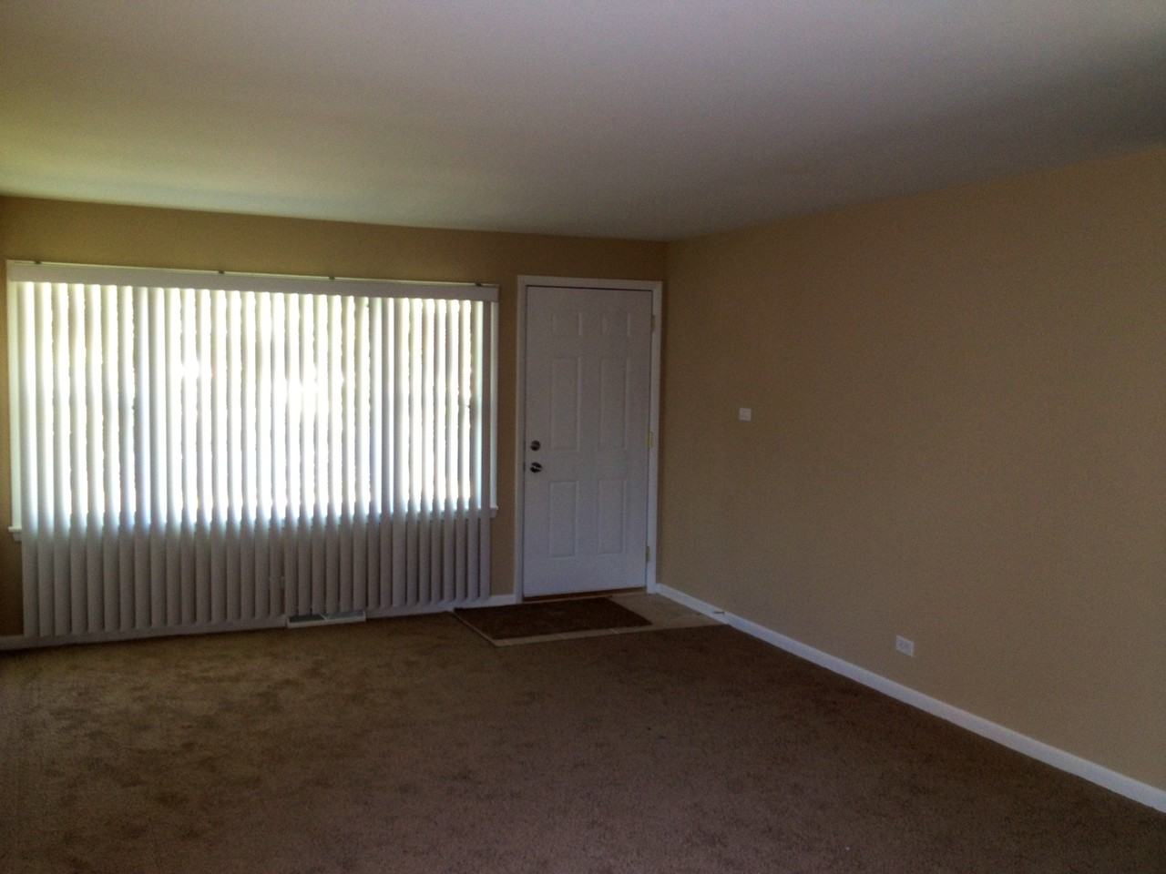 14739 Albany Ave - Photo 2 of 7