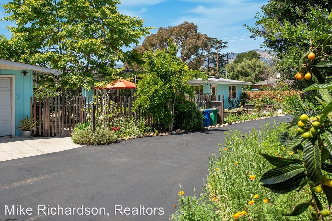 2105 Gillespie St - Photo 3 of 26