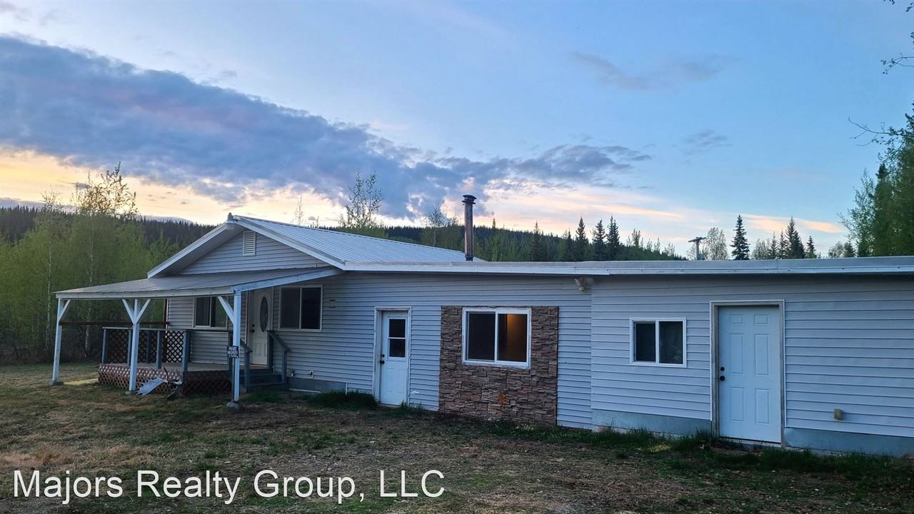 390 Sweren St E - Photo 3 of 21