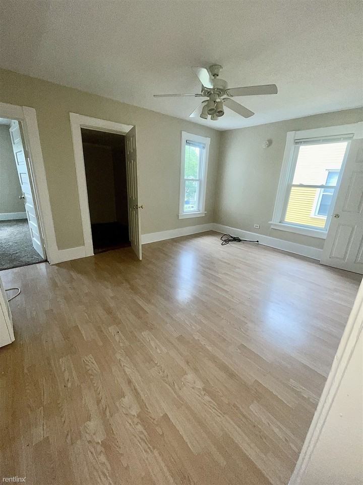 635 Lafayette Ave Ne - Photo 2 of 5