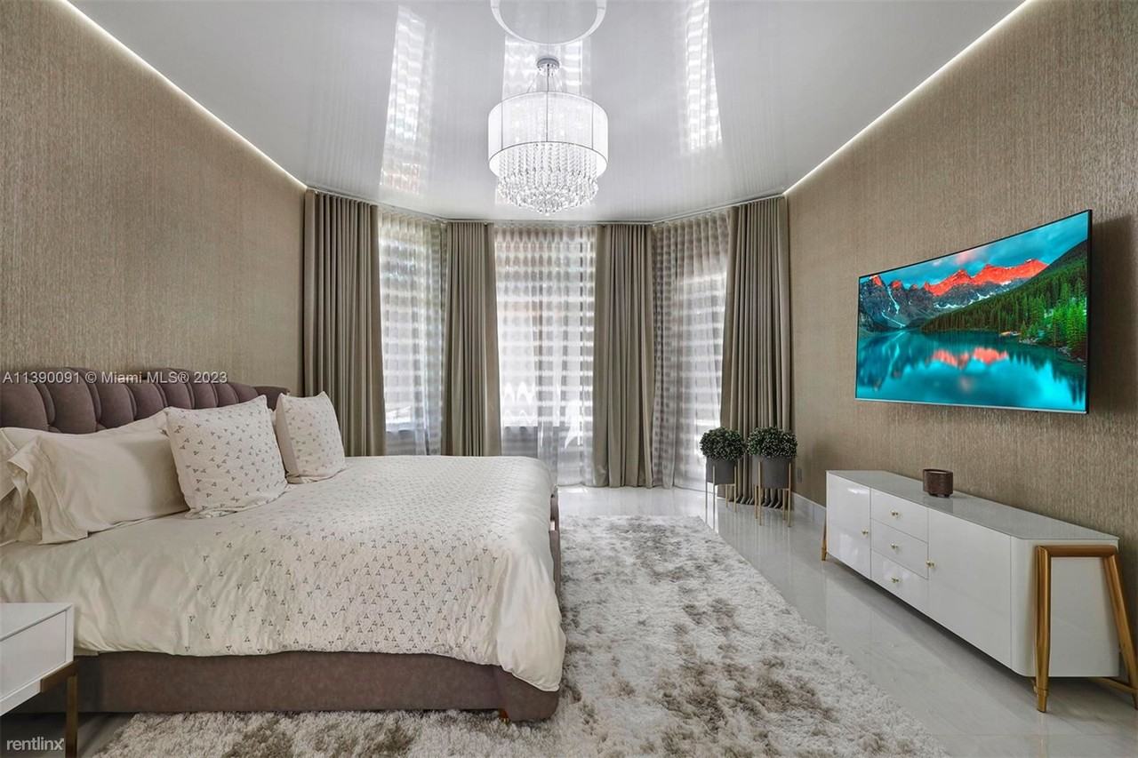 11099 Canary Island Ct - Photo 3 of 12