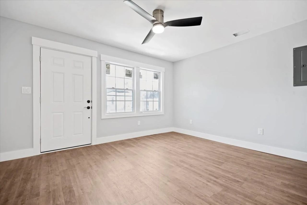 4103 Crane St - Photo 3 of 38
