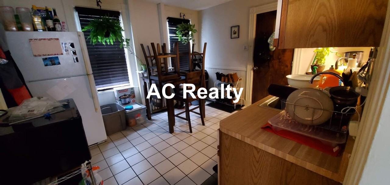 18 Reed Ave #1 - Photo 2 of 5