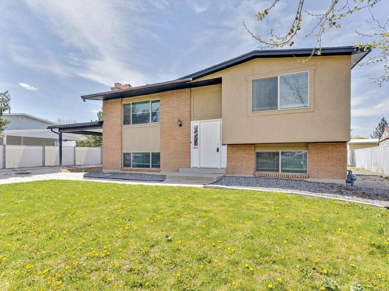 4818 Sw - Photo 3 of 32