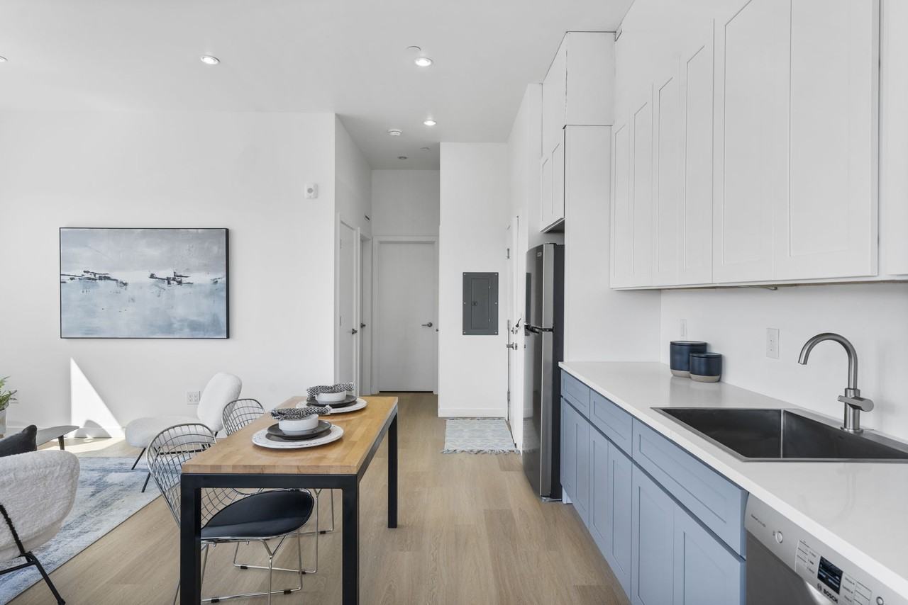 1525 N Humboldt St - Photo 2 of 10