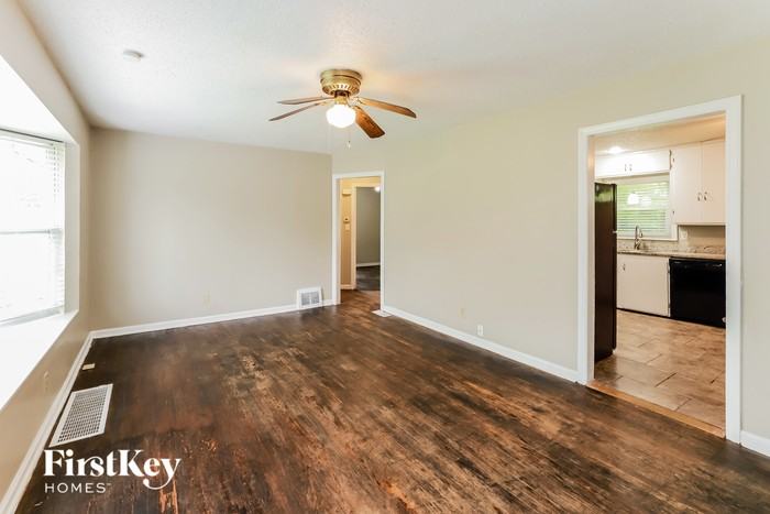 3416 S Hardy Ave - Photo 2 of 15