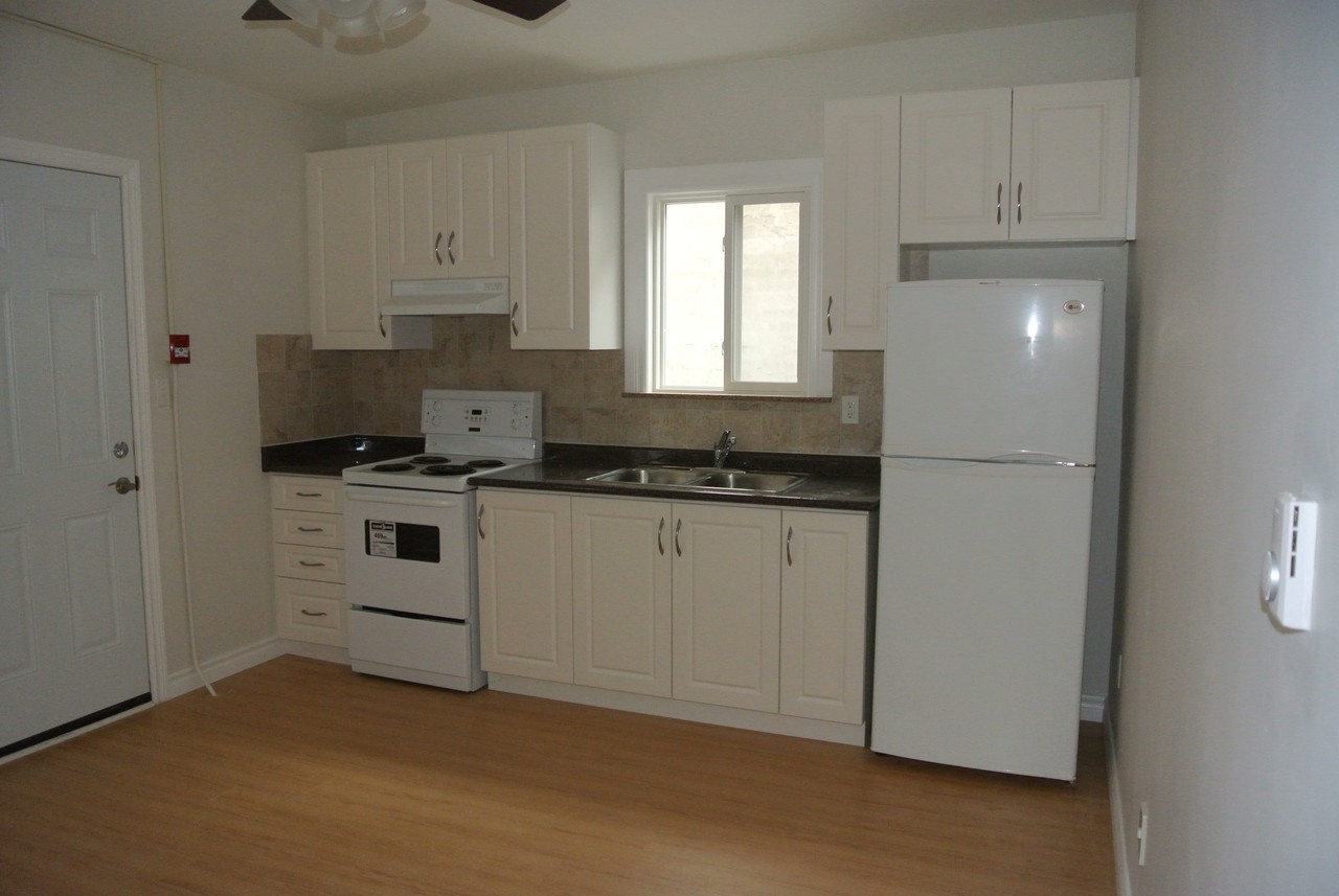 1799 Danforth Avenue - Photo 4 of 12