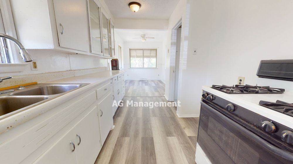 13060 Homefield St - Photo 2 of 17