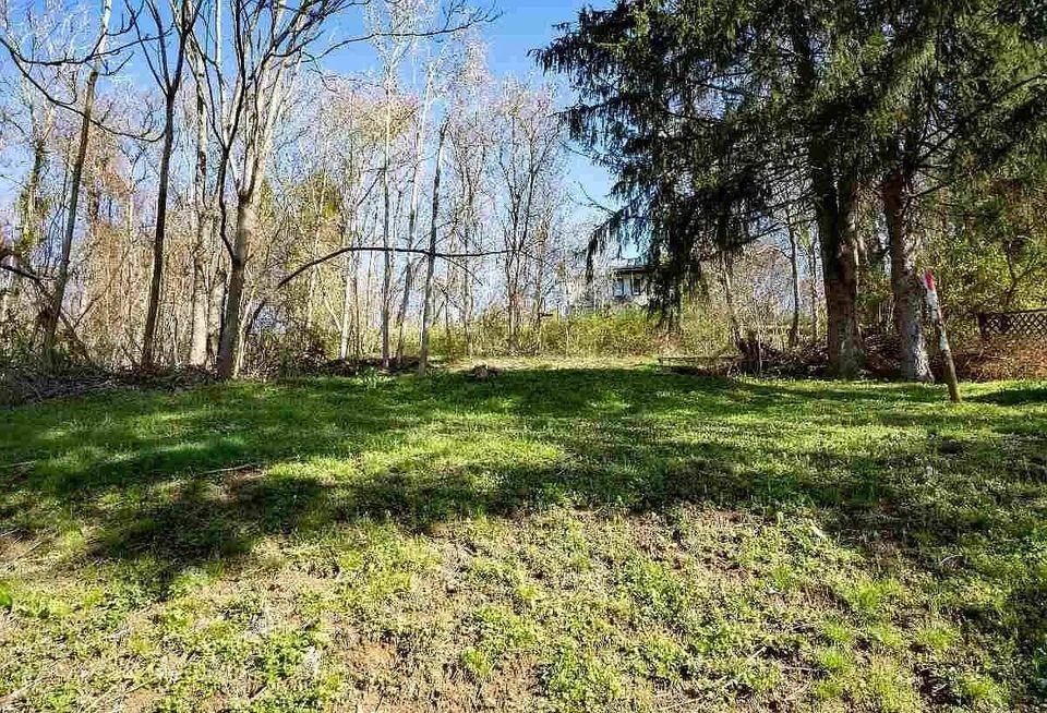 301 View Ave #1 - Photo 2 of 10