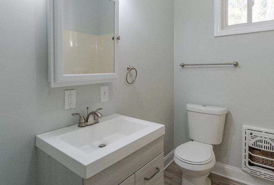 301 View Ave #1 - Photo 5 of 10