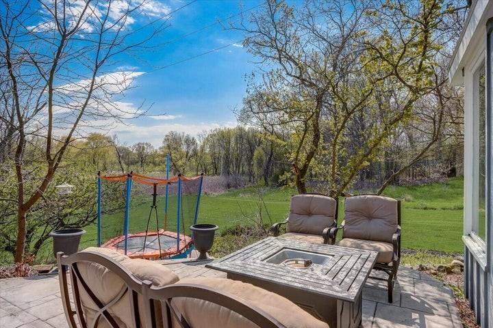 19985 Independence Dr - Photo 3 of 33