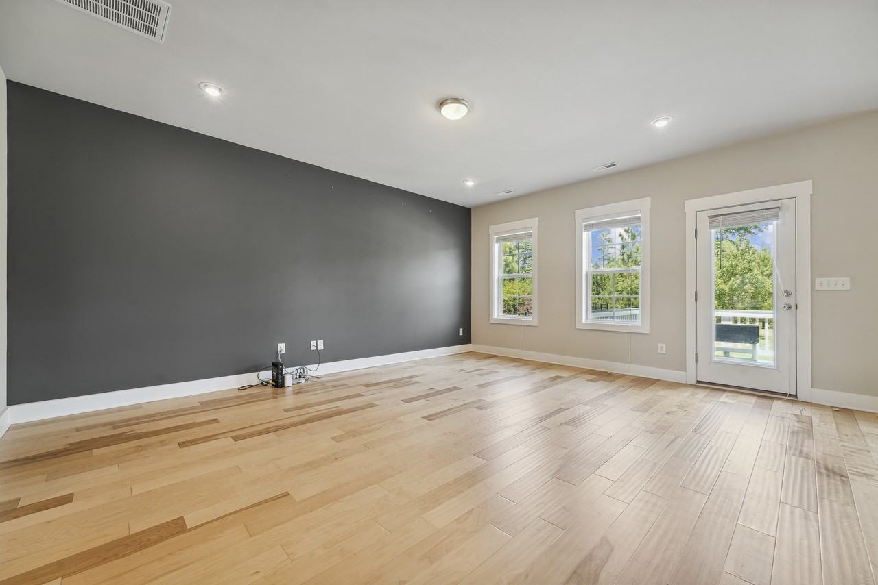 444 Beacon Ridge Blvd #1 - Photo 5 of 33