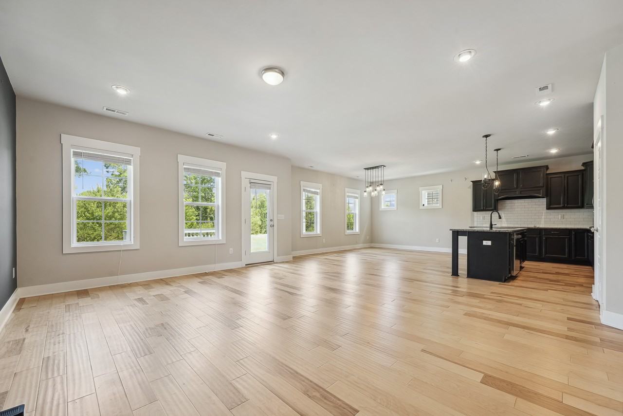 444 Beacon Ridge Blvd #1 - Photo 6 of 33