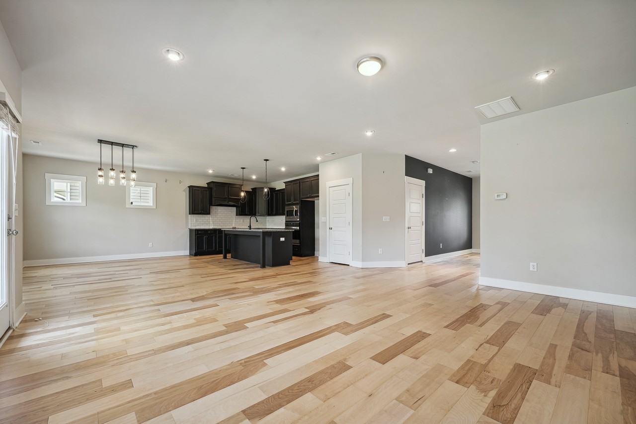 444 Beacon Ridge Blvd #1 - Photo 7 of 33