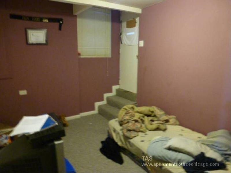 W Roscoe St #2N - Photo 5 of 9