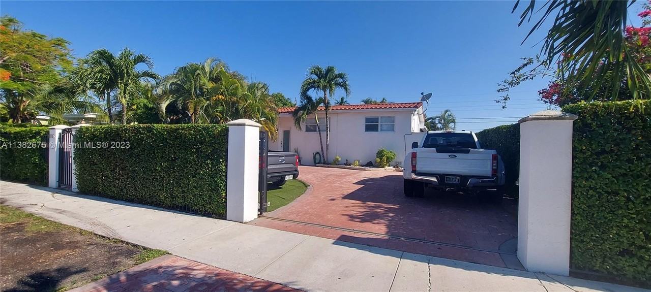 8105 Southwest 17th Terrace #8105 - Photo 2 of 13