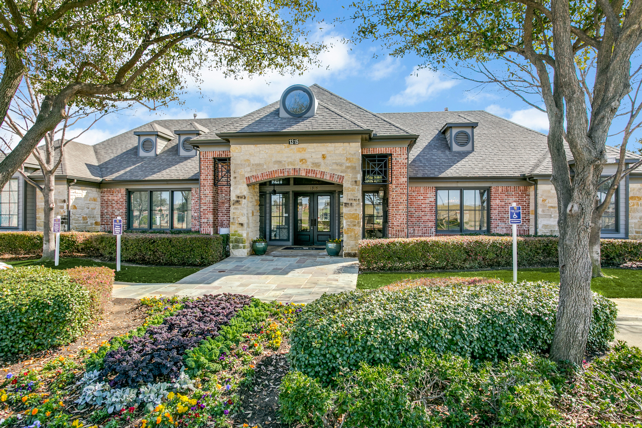 The Club at Riverchase - Photo 2 of 50