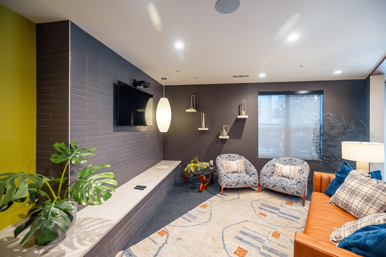 The Drake on Summit - Photo 6 of 54