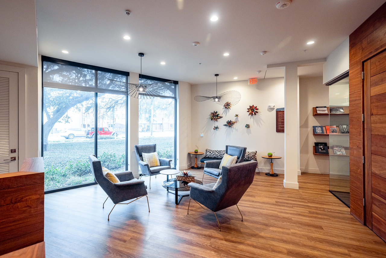 The Drake on Summit - Photo 7 of 54