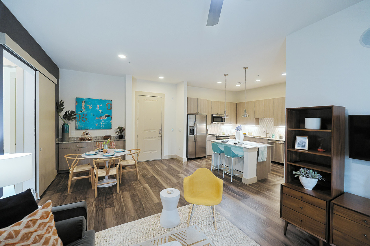 The Drake on Summit - Photo 2 of 54