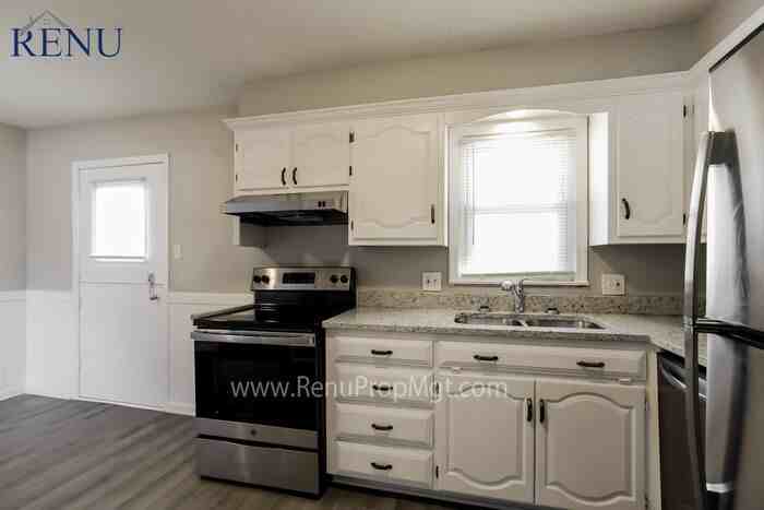 4213 S Pleasant St - Photo 3 of 17