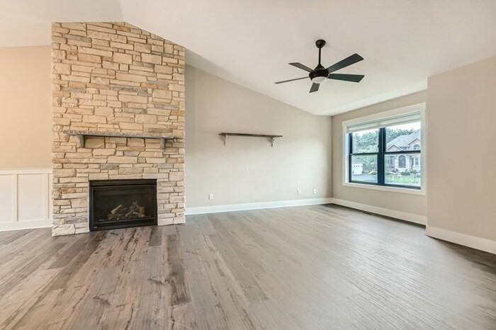 18180 Concord Cir Nw - Photo 3 of 18