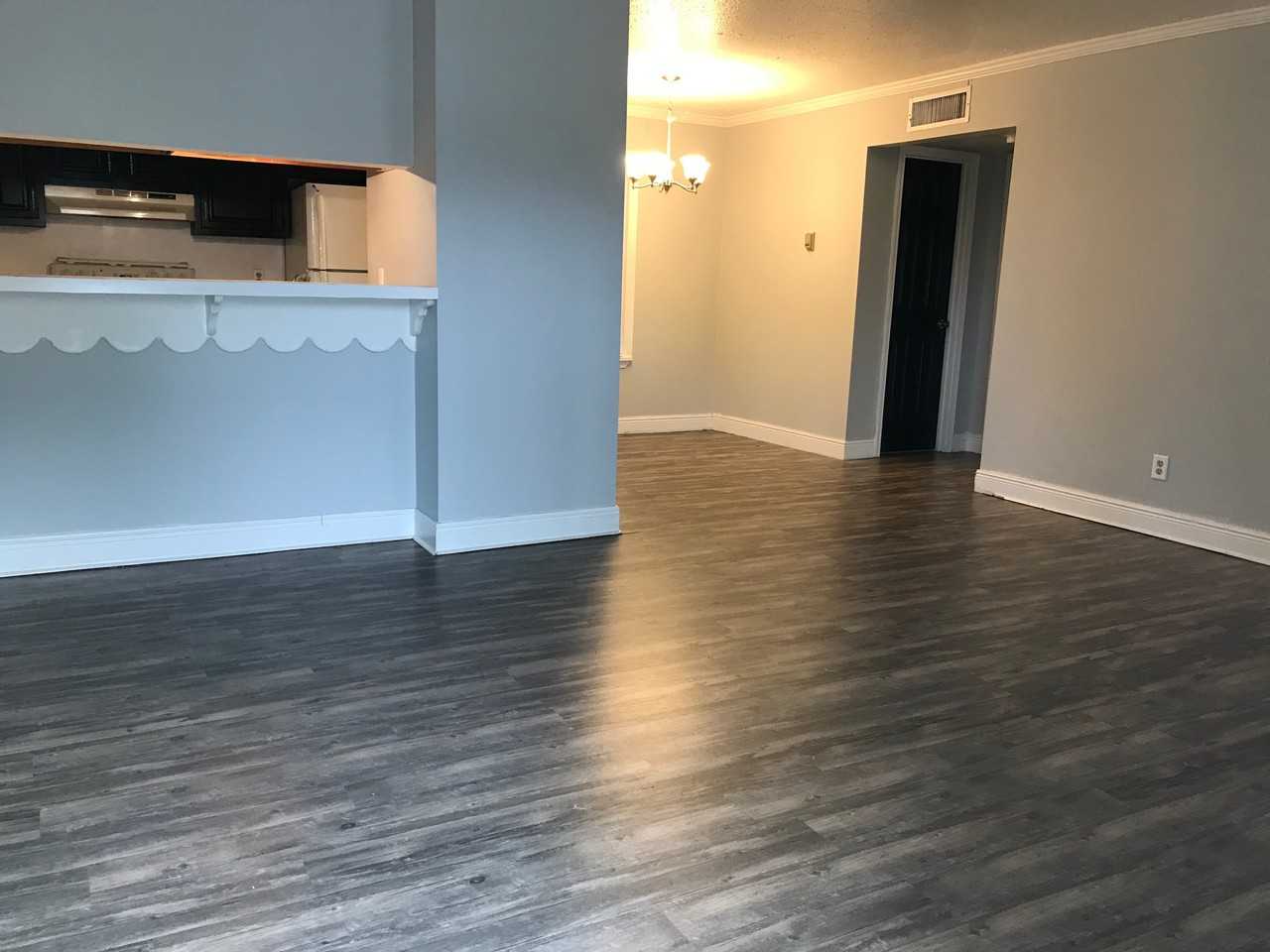 520 E Lagrange St #06